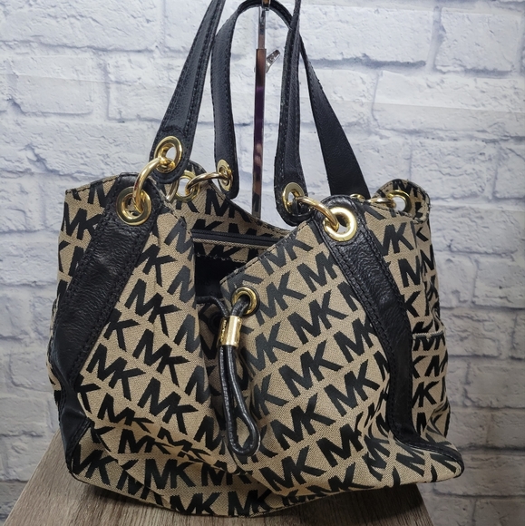 MICHAEL Michael Kors Handbags - Michael Kors Beige Black Monogram Shoulder Bag